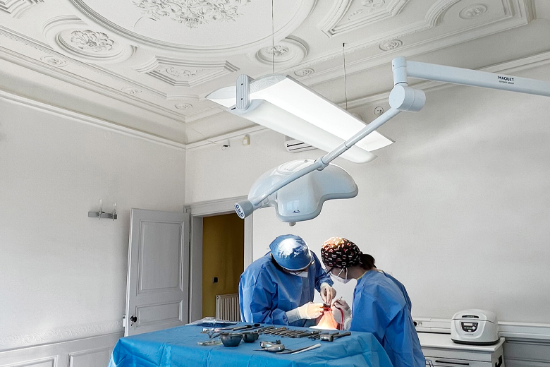 Father and daughter, mentor and trainee – two generations of dental expertise