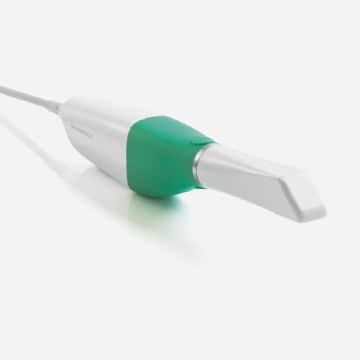 Planmeca Emerald intraoral scanner